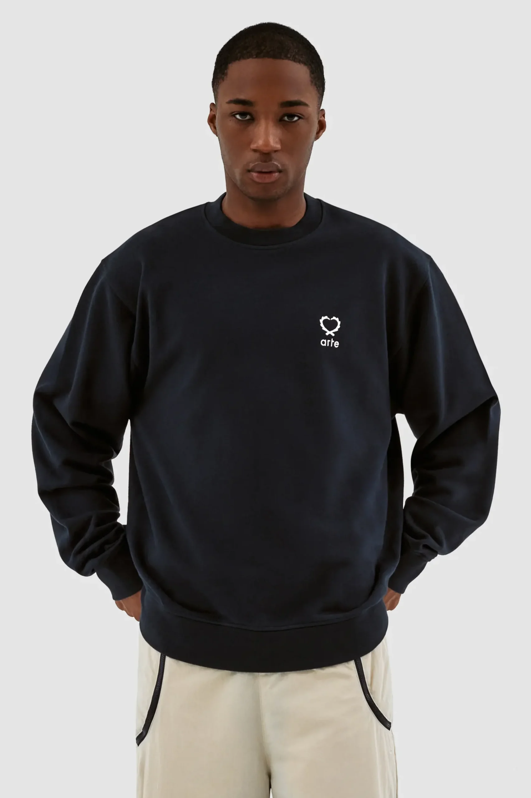 Carlos Small Heart Crewneck|Arte Antwerp New